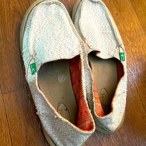 Sanuk Shoe